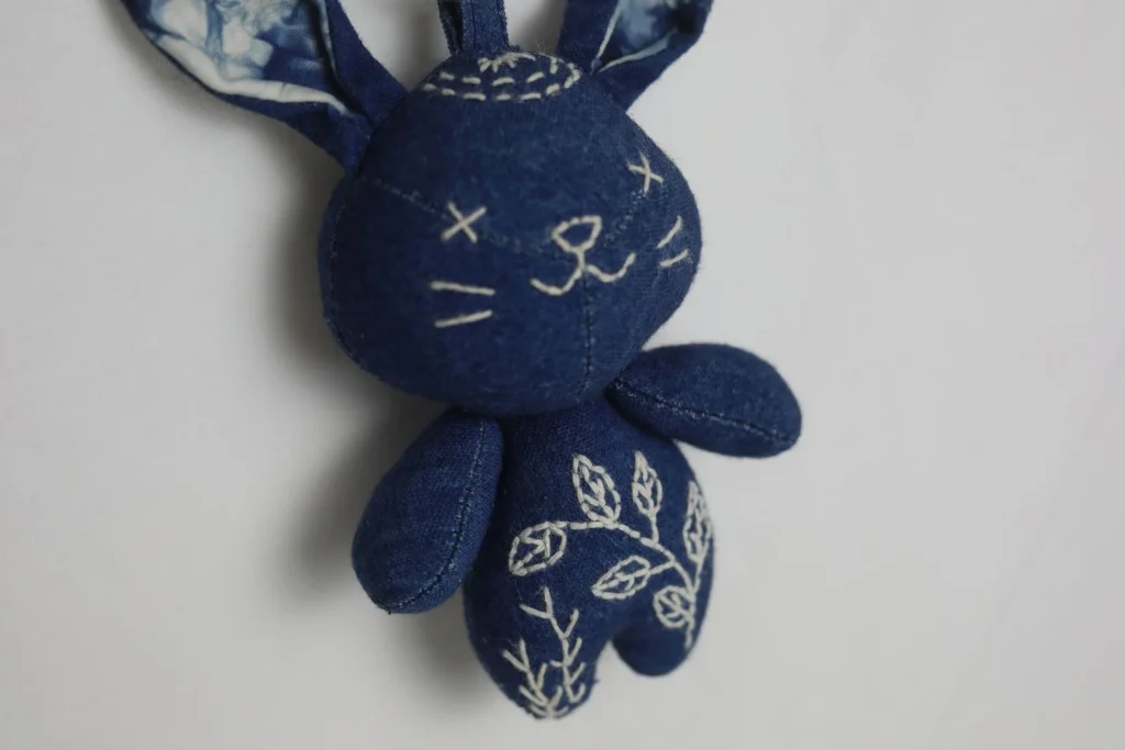 Bunny keychain | botanical dye | Chinese handicrafts -O1CN01fhI5782C8XNZ0RJE5 2215410978429 0 cib scaled